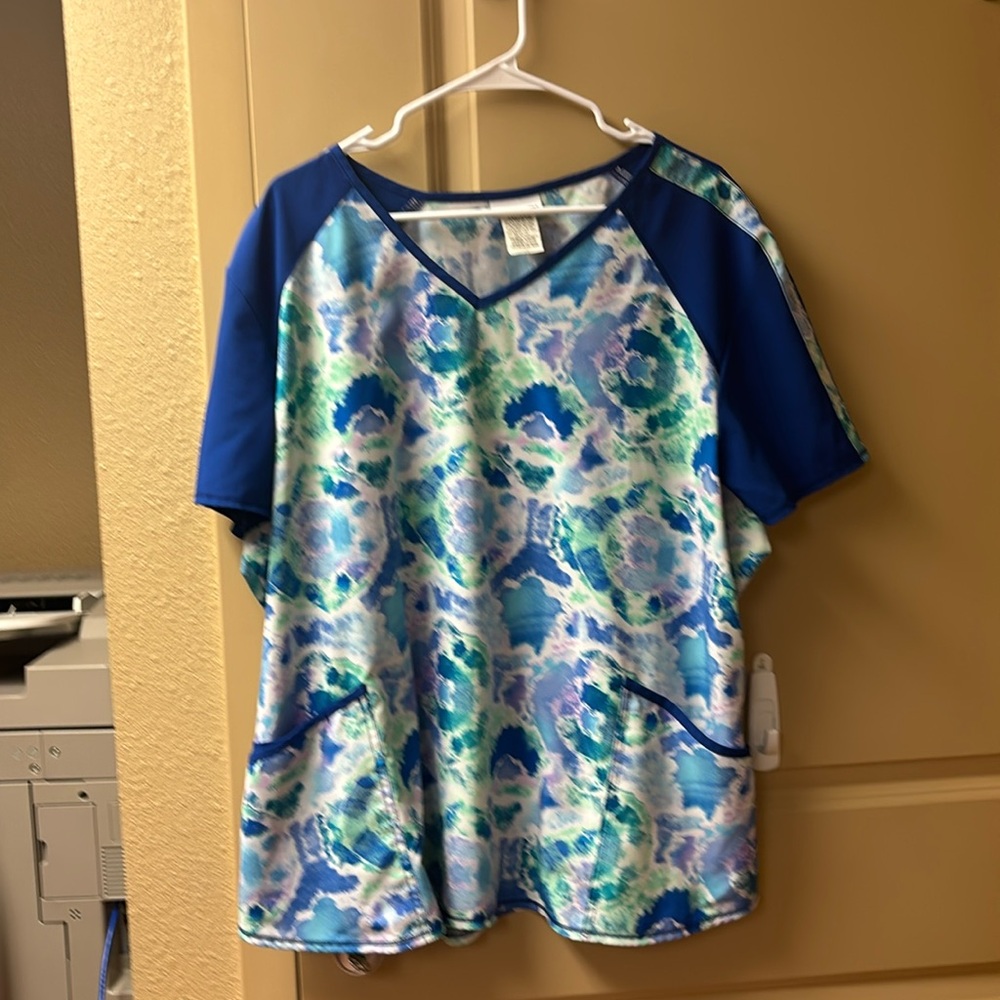 Scrub top